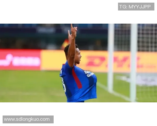 国米核心荣膺月度最佳球员实力与努力并重实至名归全队荣耀共享