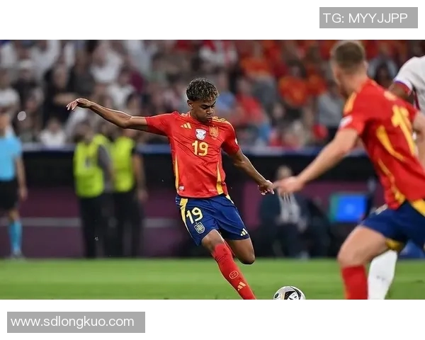 年仅16岁小将破纪录，成为历史最年轻进球者